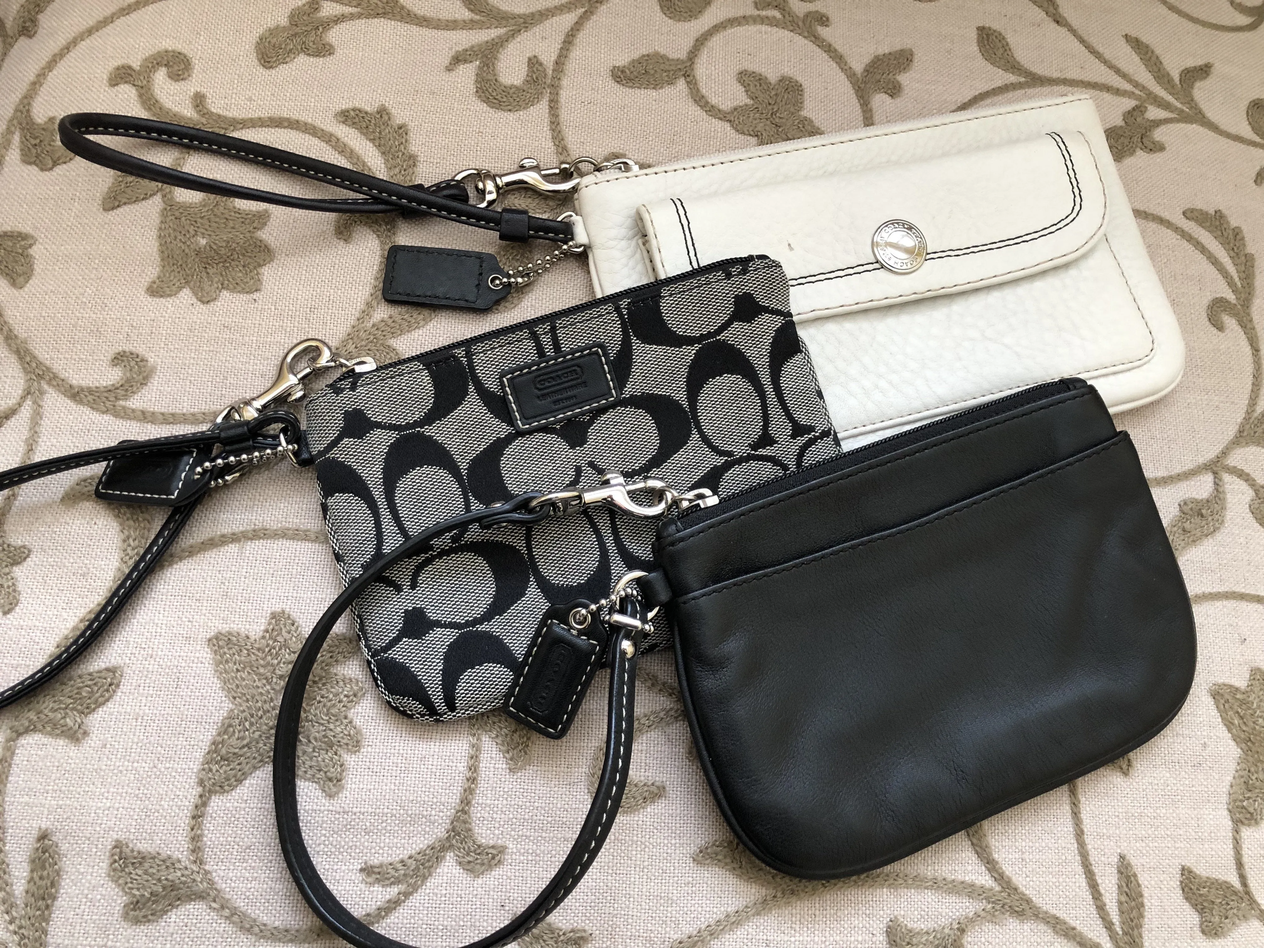 consignment bag - Coach black   white wristlet