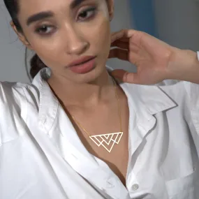 Elegant Icicle Pendant Necklace
