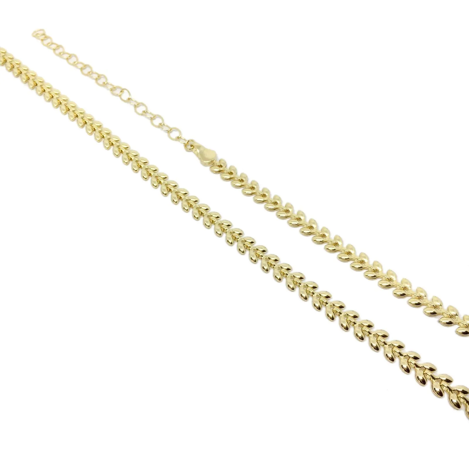 Leafy Luxe: Versatile 18K Gold Chain for Choker or Base Necklace
