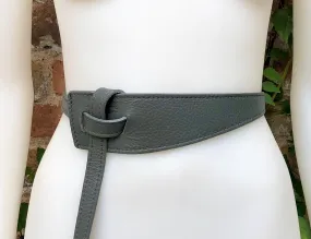 Obi belt in genuine leather. Wrap belt in GRAY. Waist belt in grey stong leather.Grey  wraparound belt. Natural leather 80s style belt