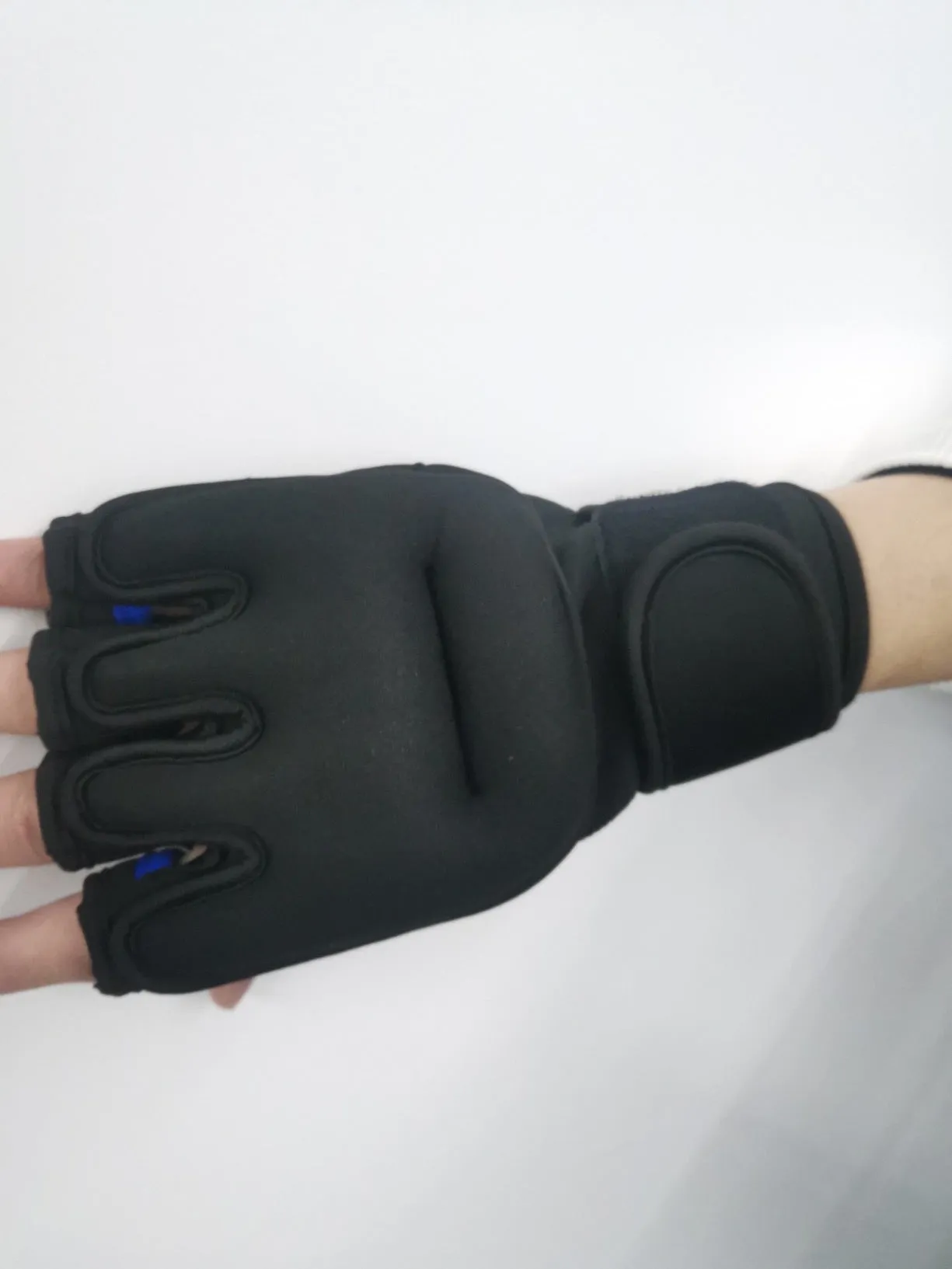 OSS - Weighted Gloves for Cardio & Heavy Hands (Pair) - 1lb x 2 1 Pound Each Glove