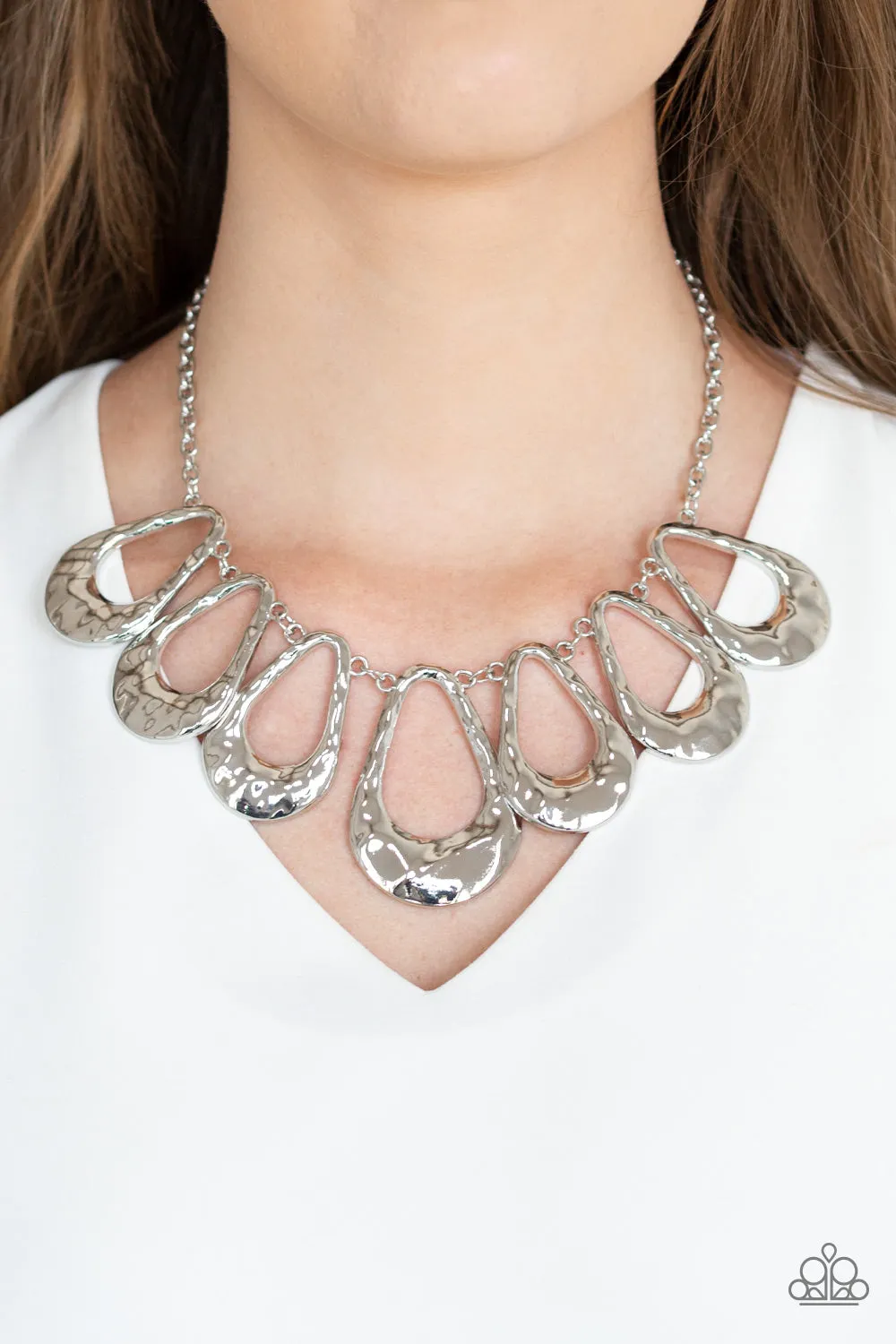 Paparazzi Teardrop Envy Silver Short Necklace